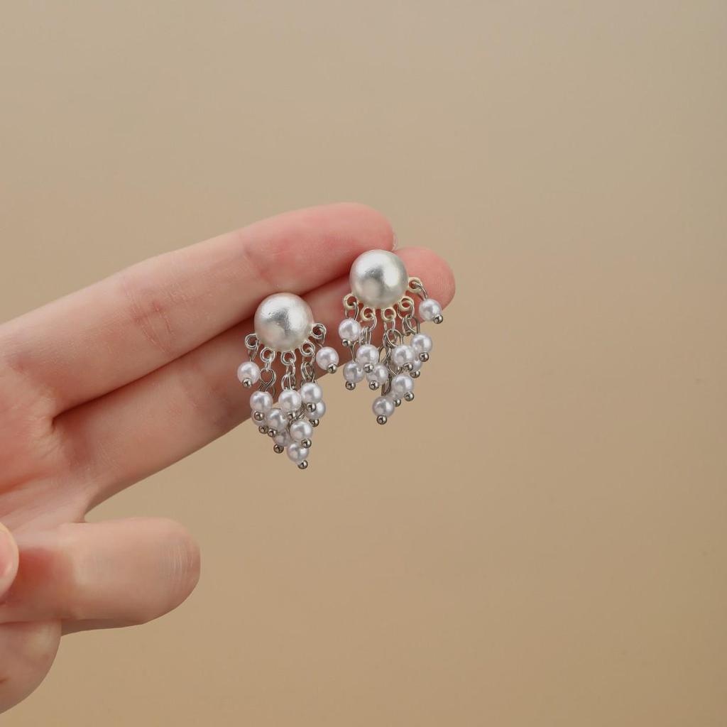 Silver Needle French Retro Tassel Pearl Earrings for Women - High-End INS Fashion Trend Ear Studs