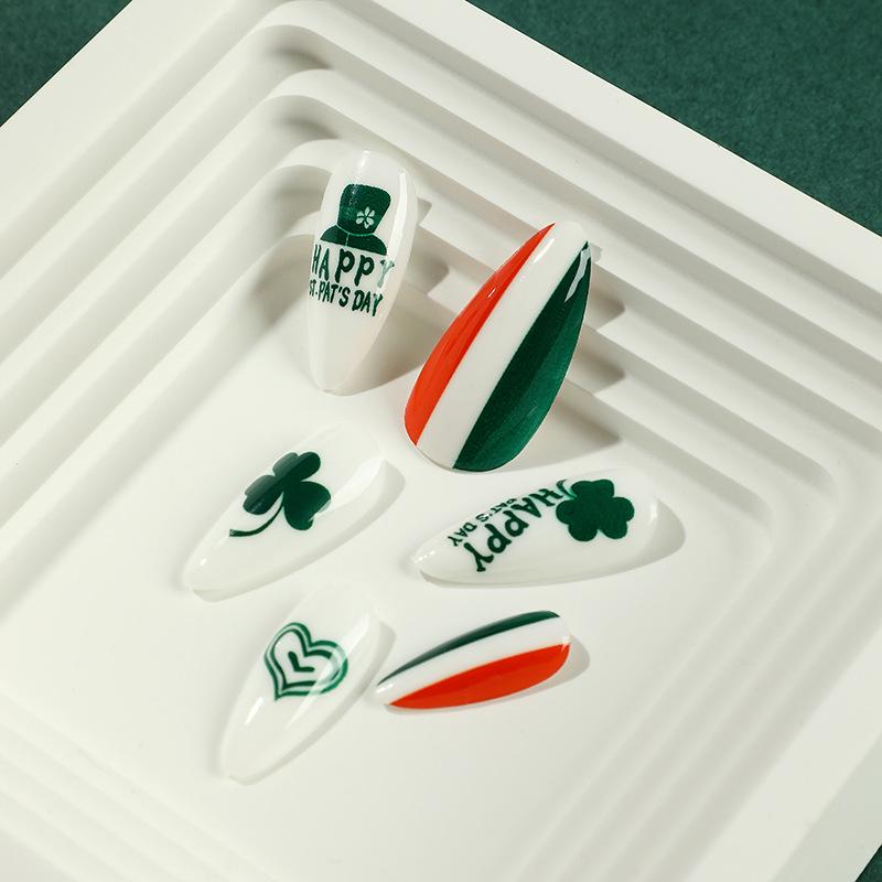 24 Pezzi/Set Unghie Veloci Trifoglio Cuore Cappello Cartone Animato Unghie Finte Adesivo Indossabili Impermeabile Manicure Unghie Finite
