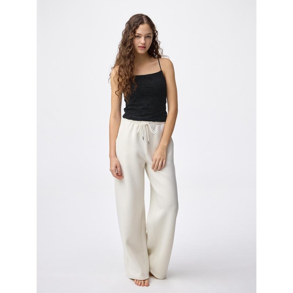 Gu By Uniqlo Bra Feel Cropped Lace Camisole