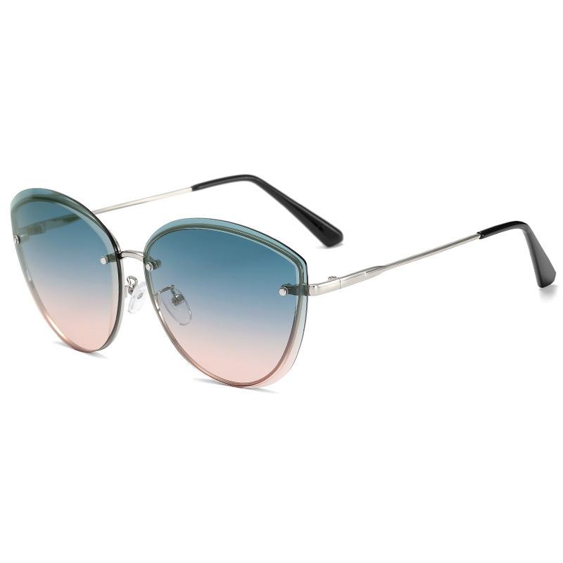 Fashion Cat Eyes Sunglasses Women Metal Female UV 400 Protection Vintage Ladies Stylish Design Oversized Square Sunglasses For Women