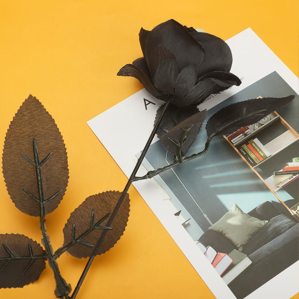 Sztuczna Róża Realistyczna Dekoracyjna Giętka Sztuczny Kwiat z Główką Czaszki na Imprezę Halloweenową