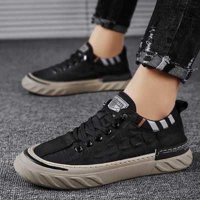 Lekkie buty wulkanizowane dla mężczyzn czarne płócienne trampki męskie trendy praca nowe w zwyczajach koreański styl produkty piesze wyprzedaż