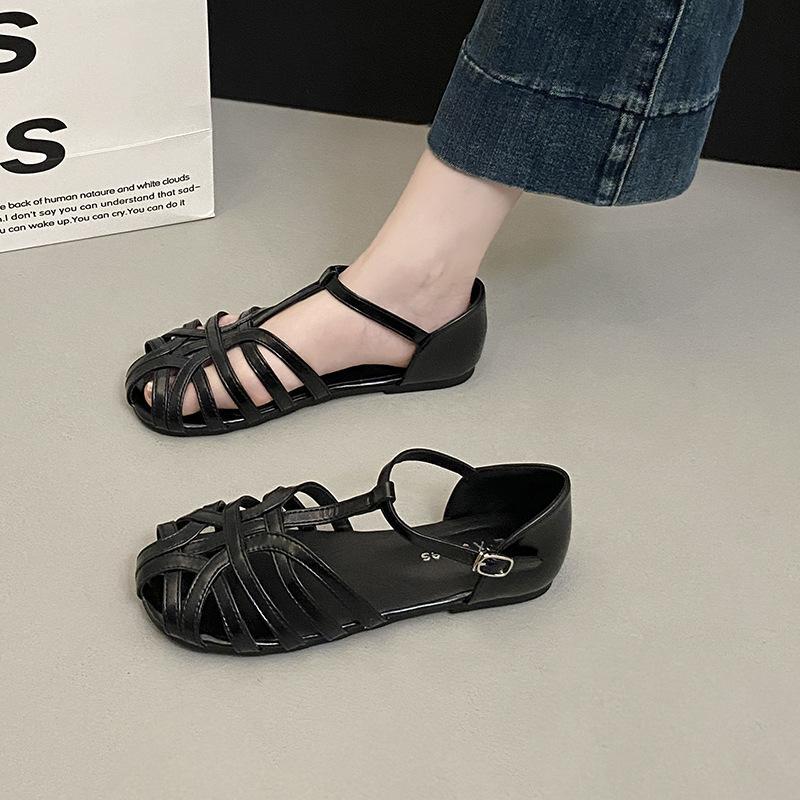 Flat-soled sandals women's summer new hollowed-out bag head sandals woven retro soft-soled niche sandals women
