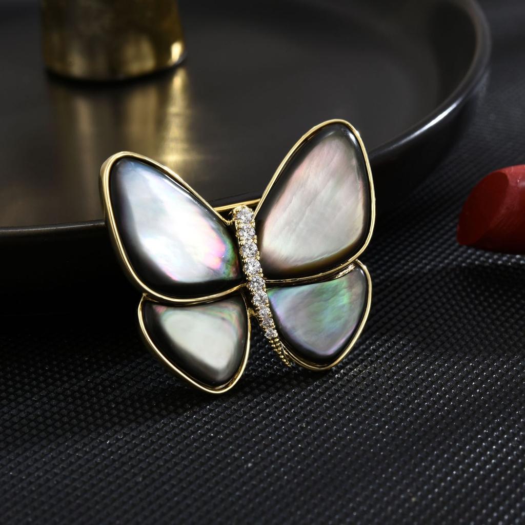 Senior Brooches Flower Leaf Brooch Pins for Women Suit Pendant  Fashion Brooches Jewelry