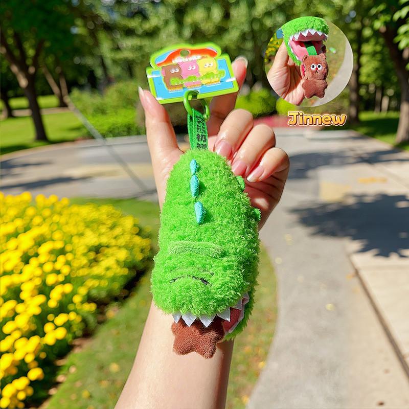 Plush Delightful Crocodile Keychain With Pull Feature Perfect For Kids And Collectors
