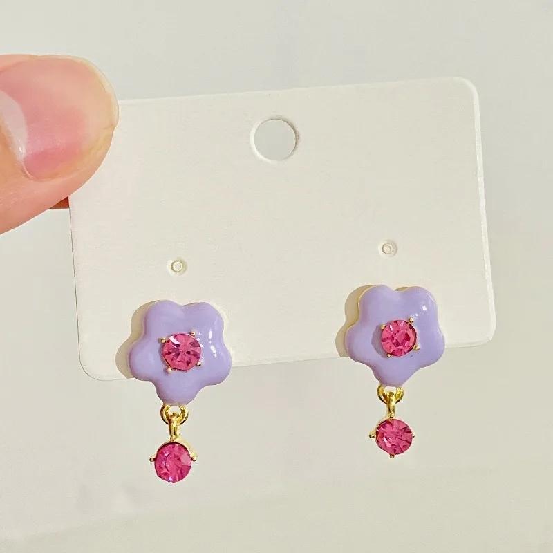 

Жіночі жіночі сережки з квітами з рожевим цирконом у модному та індивідуальному дизайні