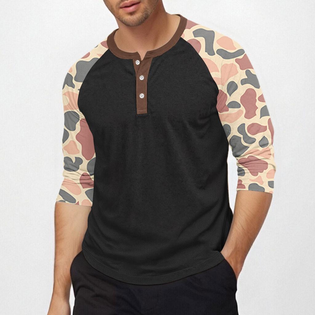 Men's top with three-quarter sleeves and camouflage print