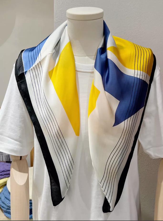 70cm Retro Printed Korean-Style High-End Imitation Silk Scarf for Women - Versatile Fashion Square Accessory