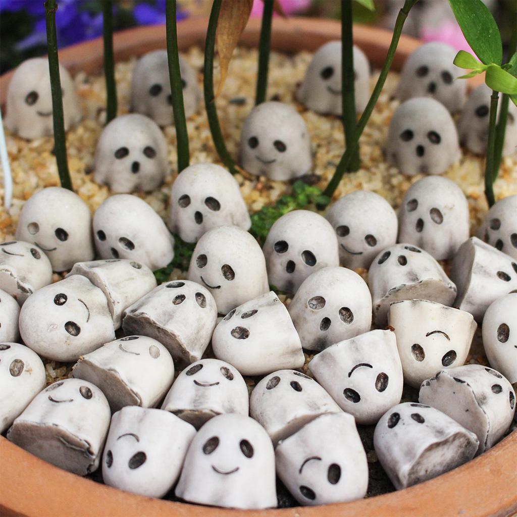 20pcs Halloween Mini Ghost Ornaments Spooky Resin Ghost Wear-Resistance Resin Statue for Garden Flower Pot Yard Patio Decoration