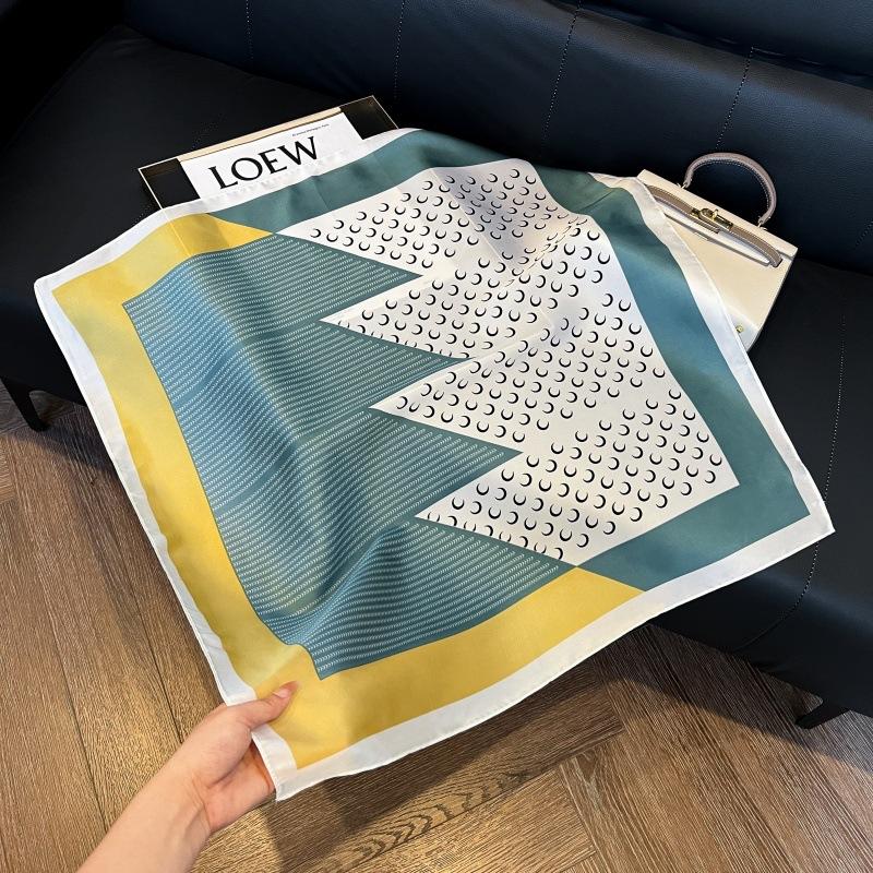 New silk scarf women's fashion versatile high-end small square scarf Korean version neck protection scarf spring and autumn retro scarf binding bag