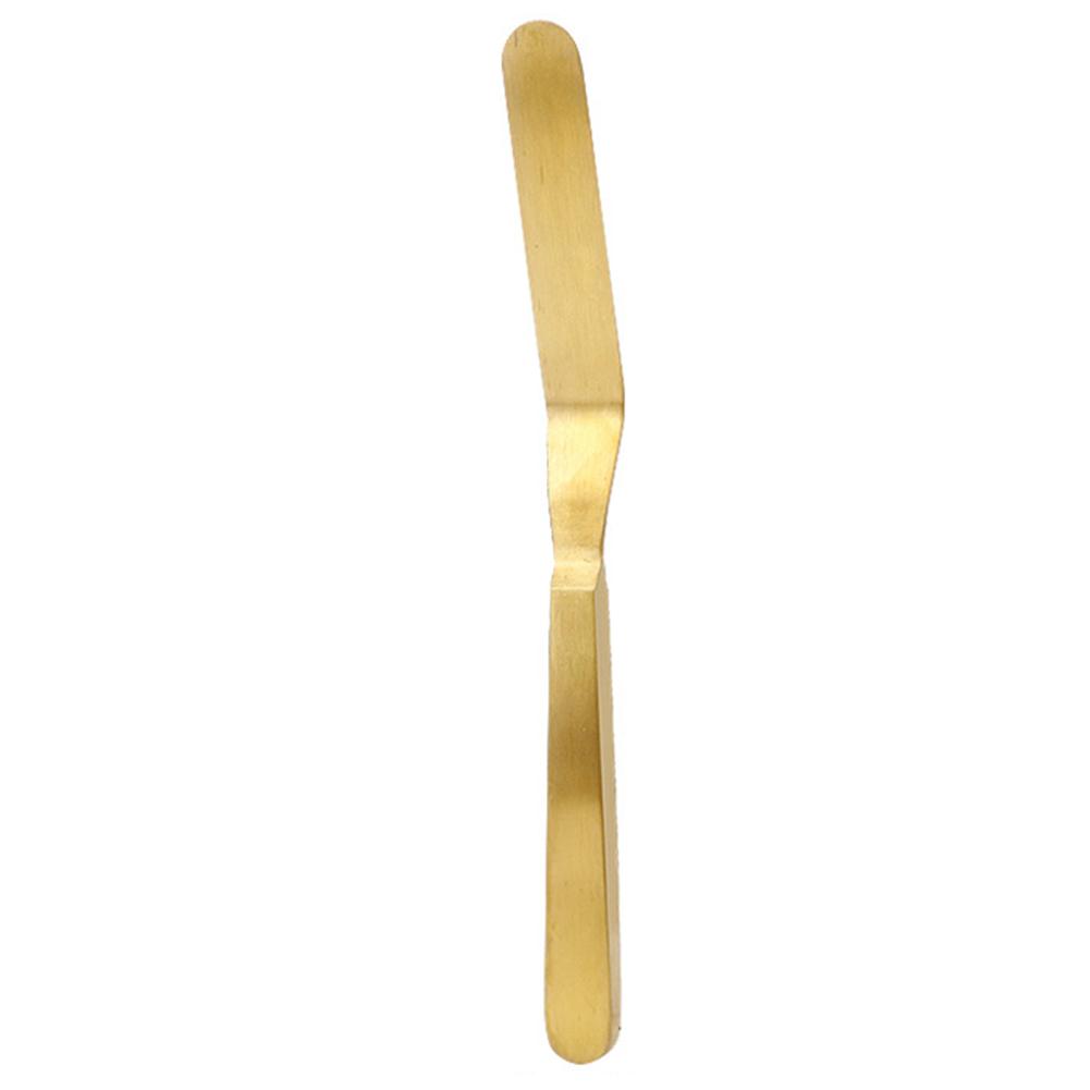 Schlanker und praktischer Edelstahl-Winkelspatel für filigrane Kuchendekorationsaufgaben zu Hause oder professionell