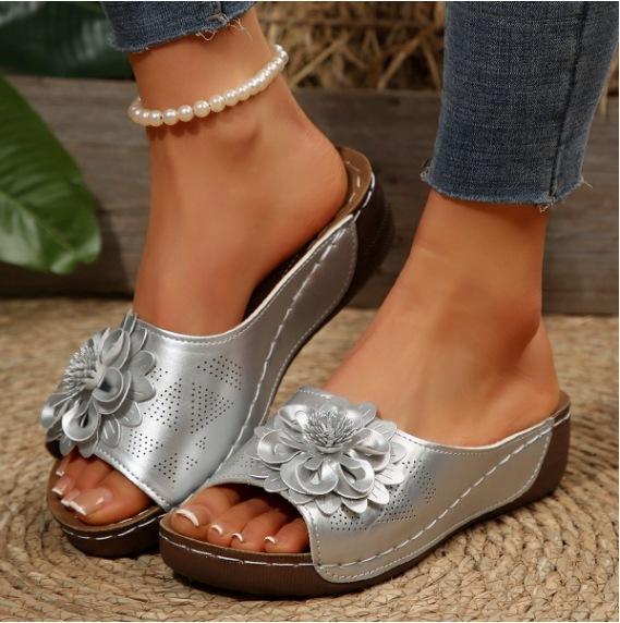 Schuhe Übergröße 36-45 für Damen 2026 Sommer Mode Damen zum Hineinschlüpfen Plateau Keilabsatz Rutschfeste Sandalen Lässige Strandhausschuhe