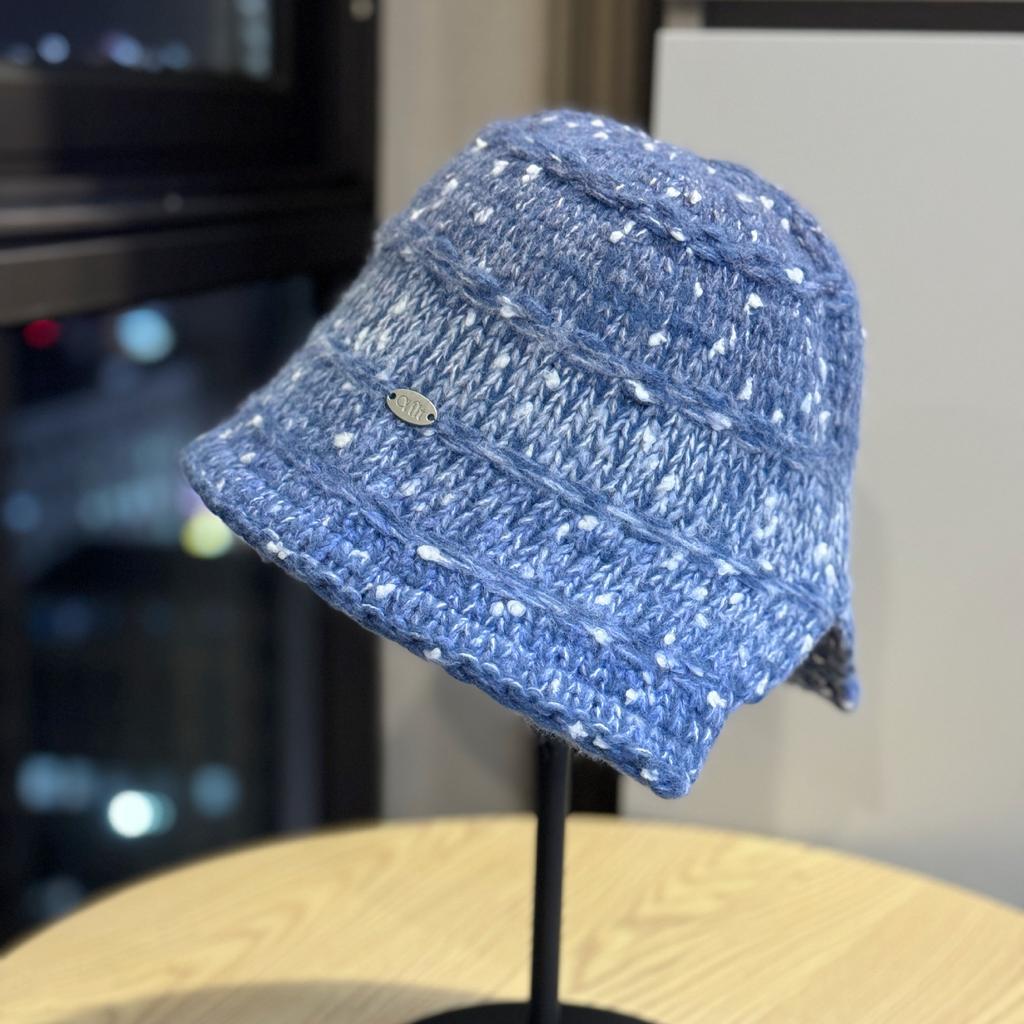 Autumn and Winter Gradient Knitted Fisherman's Hat for Women with Wide Brim Small Face Cold Protection Ear Protection Trendy Hat