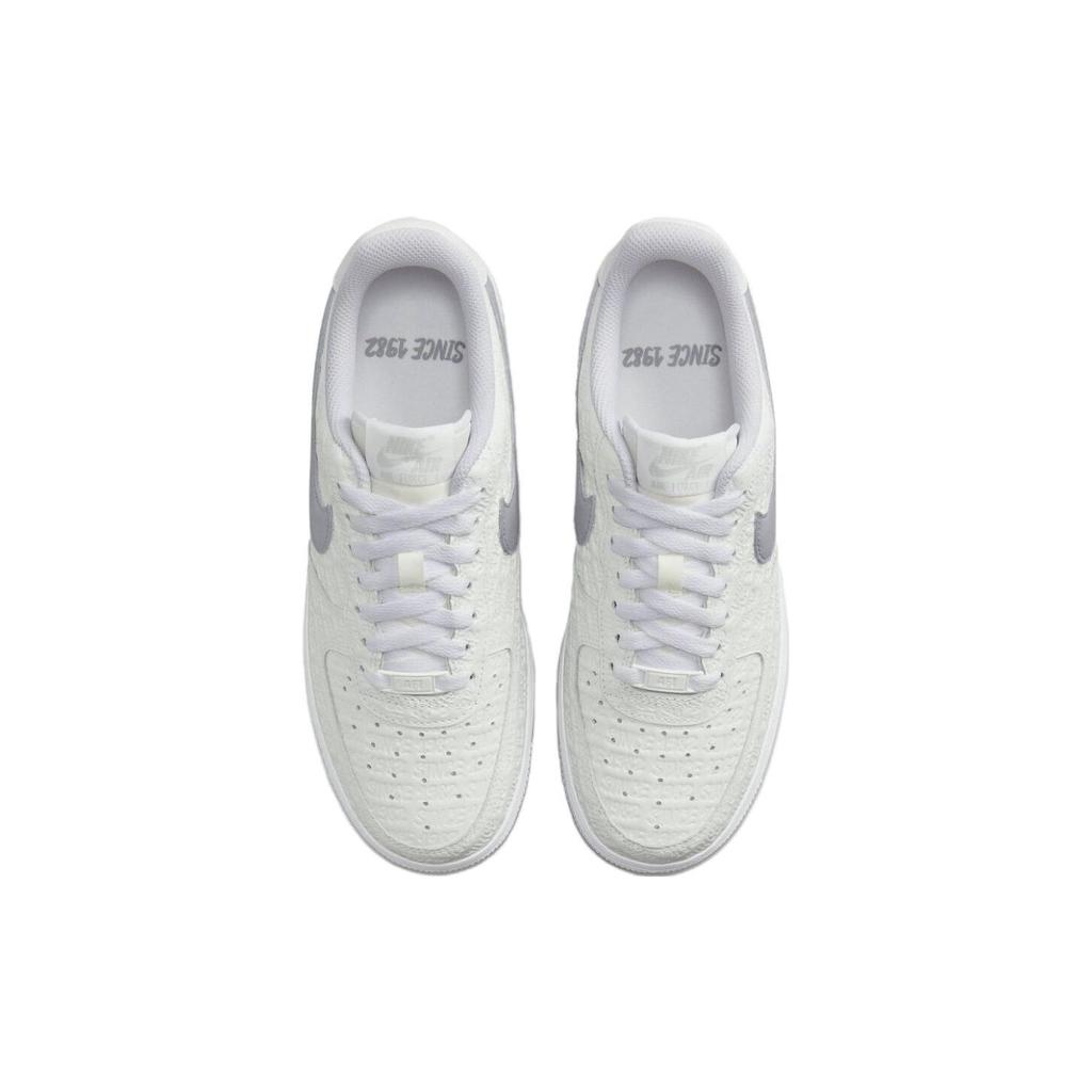 Nike Air Force 1 Low Seit 1982 Damen Sneaker Weiß Summit-White Metallic-Silber FJ4823-100