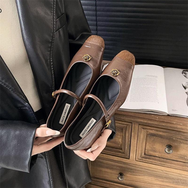

Women s Retro Camellia Genuine Leather Mary Jane Shoes with Inner Height Boost and Chunky Heel, Square Toe Design 39