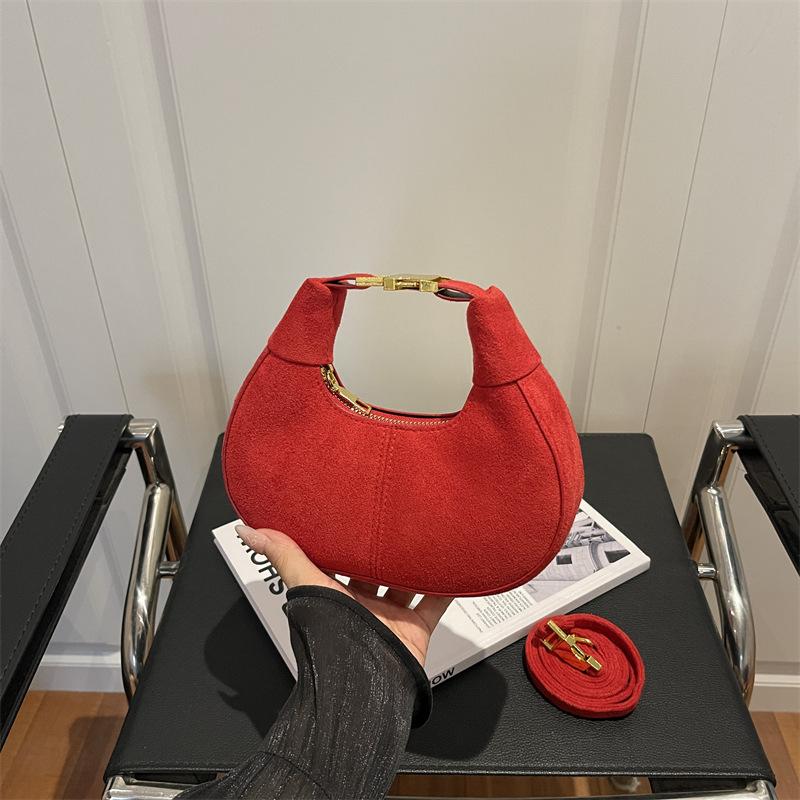 Retro matte handbag, foreign style, high-end dumpling hand carry small bag 2025 niche popular messenger mouth red envelope