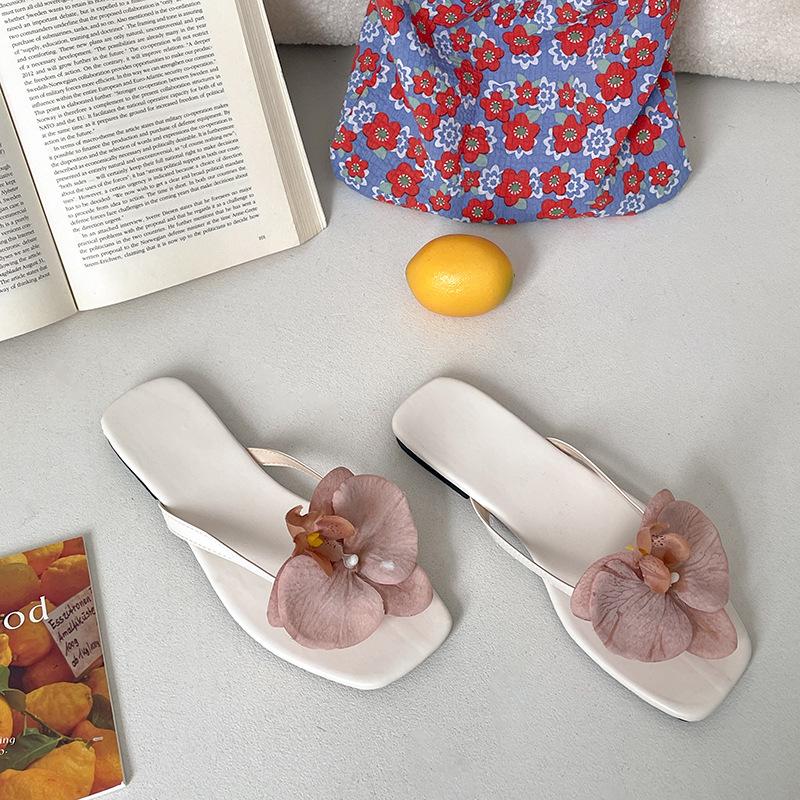 Temperament Flower Fairy Style Flat Flip-flop Shoes Women's Summer Wear 2025 New French Premium Soft Sole Sandals