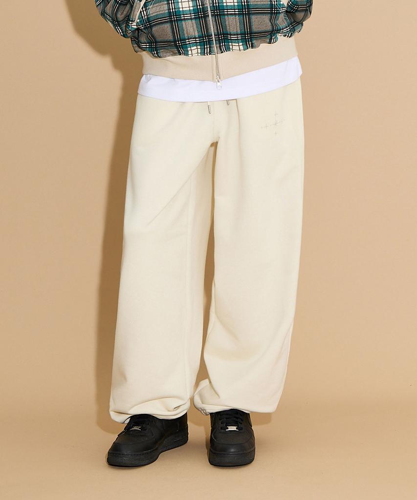 HOODHOOD Star Applique Embroidery Sweatpants Ivory