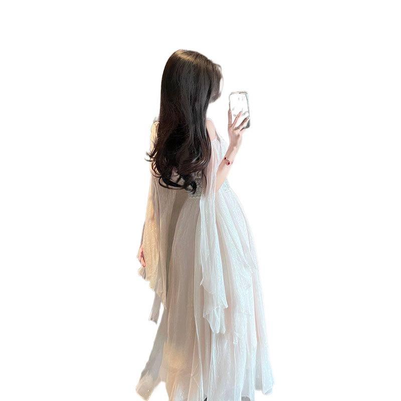 Abito Qipao di Designer a Spalle Scoperte con Maniche Ampie e Gonna Svolazzante da Fiaba