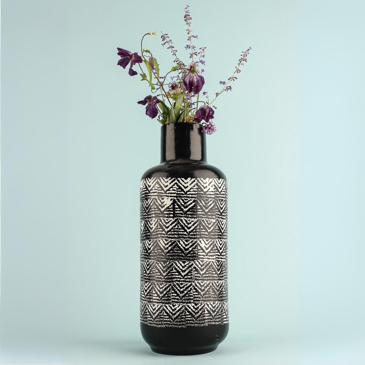 

Dos Handmade Ceramic Vase 34 cm чорний