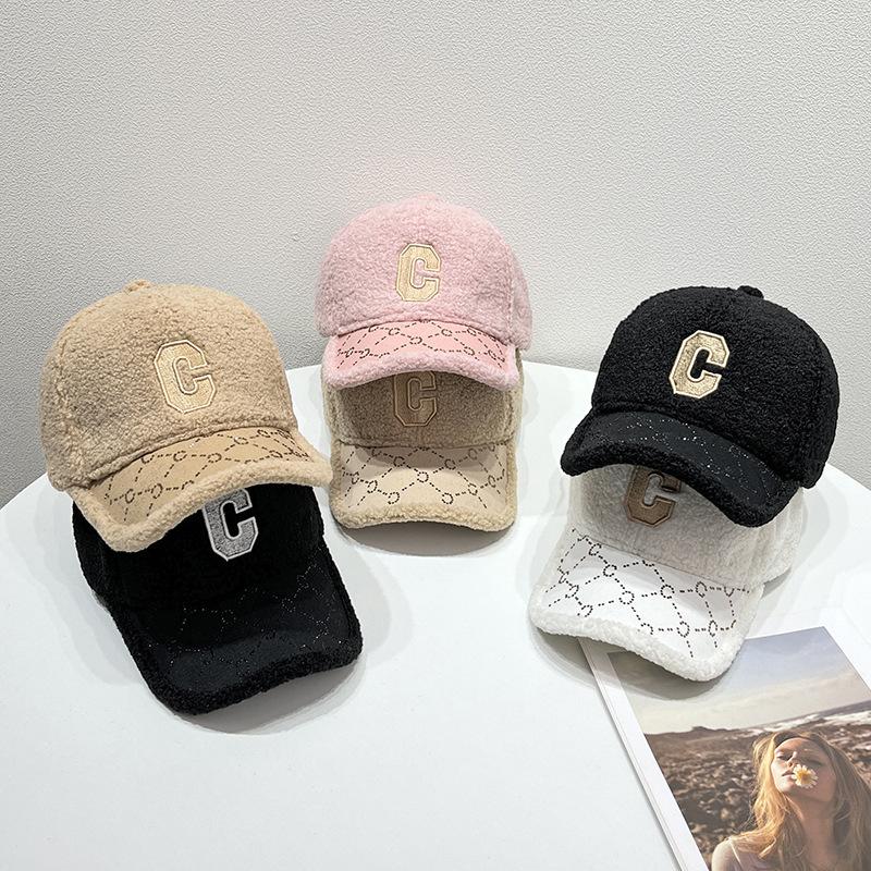 Hat Women's Autumn and Winter Korean Style Fashion Letter Embroidery Baseball Cap Lamb Wool Versatile Face Revealing Small Warm Peaked Cap