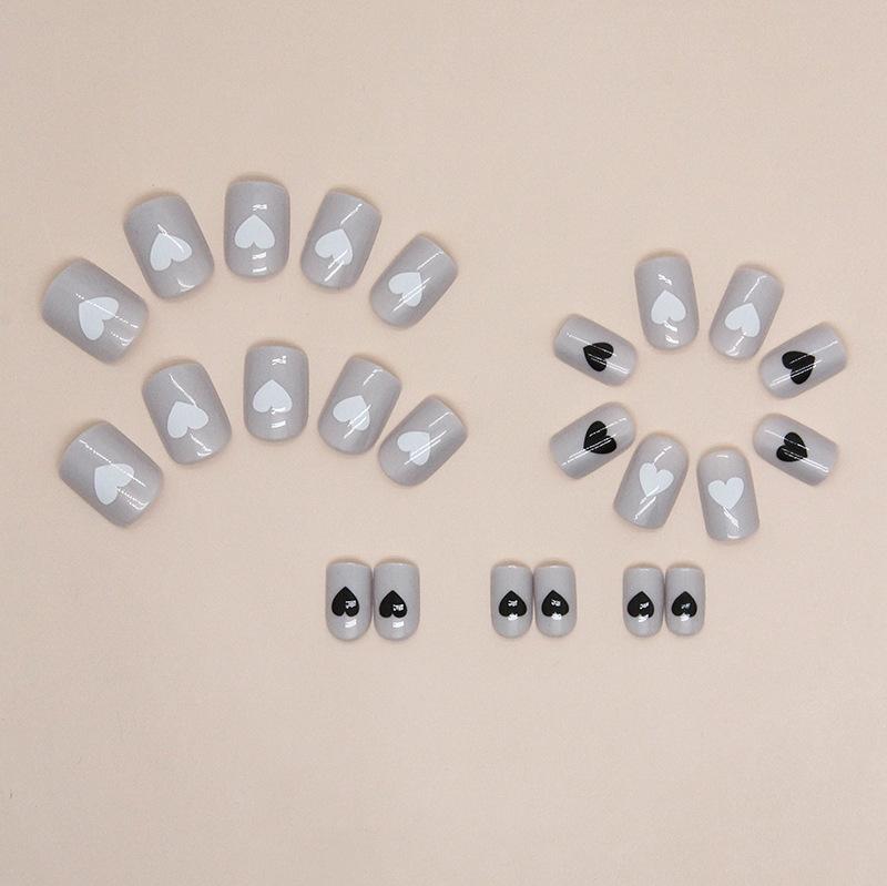 Short square black and white jumping color love cold temperament short square fake nail finished removable nail mixed batch