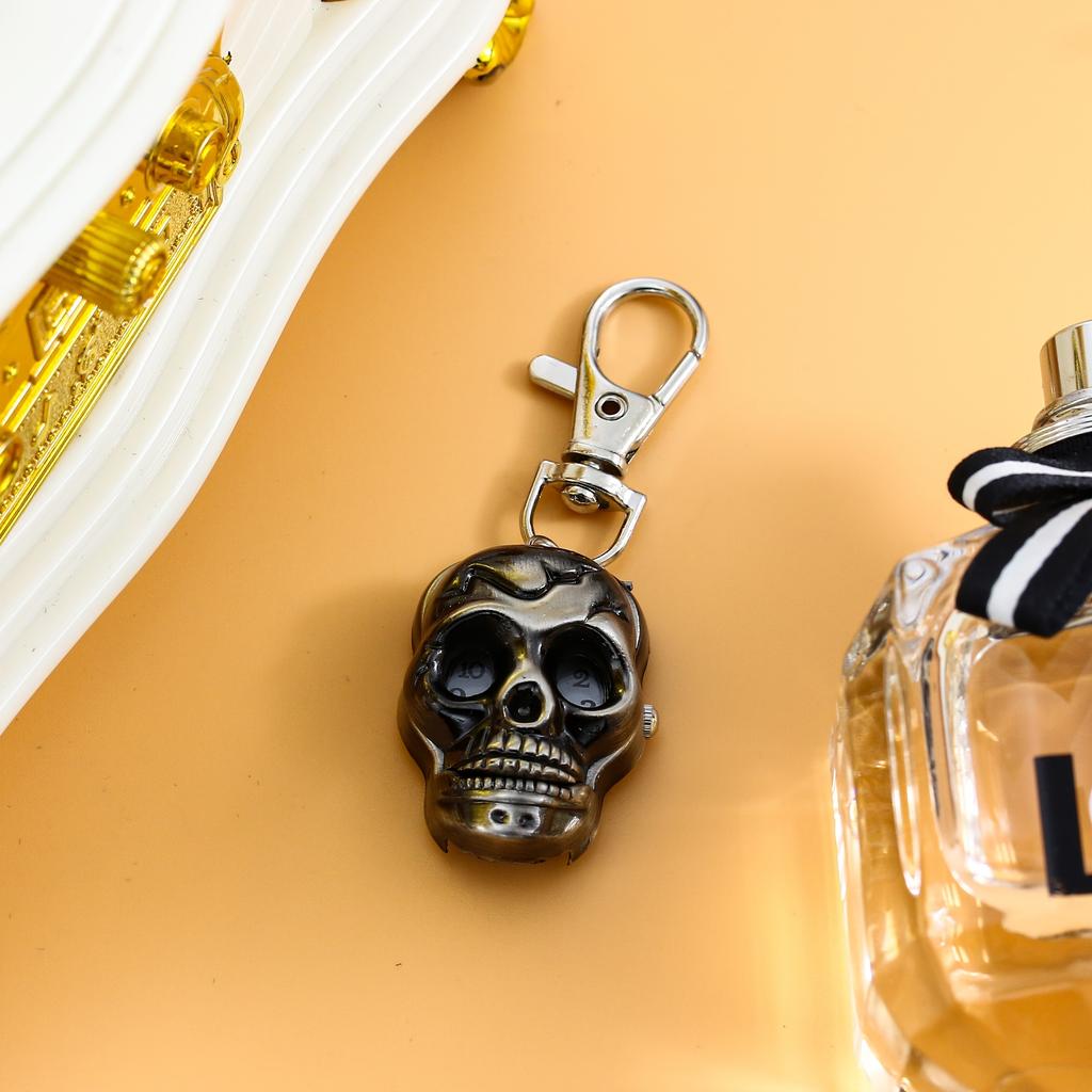 Skeleton Ghost Head Hanging Watch Keychain Watch Caribbean Pirate Skull Head Quartz Pocket Watch Trendy Flip Pocket Watch
