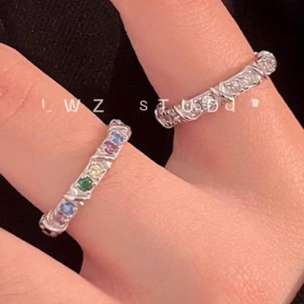 Xiangxu Dopamine Colorful Diamond Ring: Exquisite Niche Design, Sweet and Cool with a Touch of Luxury.