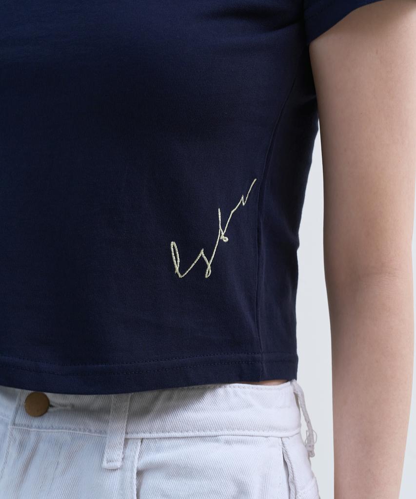 Yuseuteule Waist Embroidered Short Sleeve T-Shirt (Navy)
