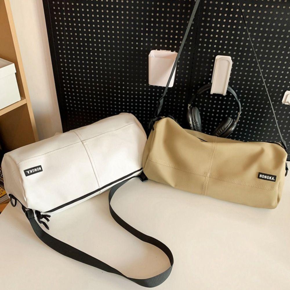 

Large Capacity Sports Shoulder Bag Causal Cylinder Messenger Bag Nylon Cloth Shoulder Bag Outdoor чорний