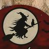 Indoor Halloween Wall Ornament Wooden Hanging Sign, Round Pendant for Front Door Decor, Full German Text Witch Sign Moon Bat Design Retro Holiday