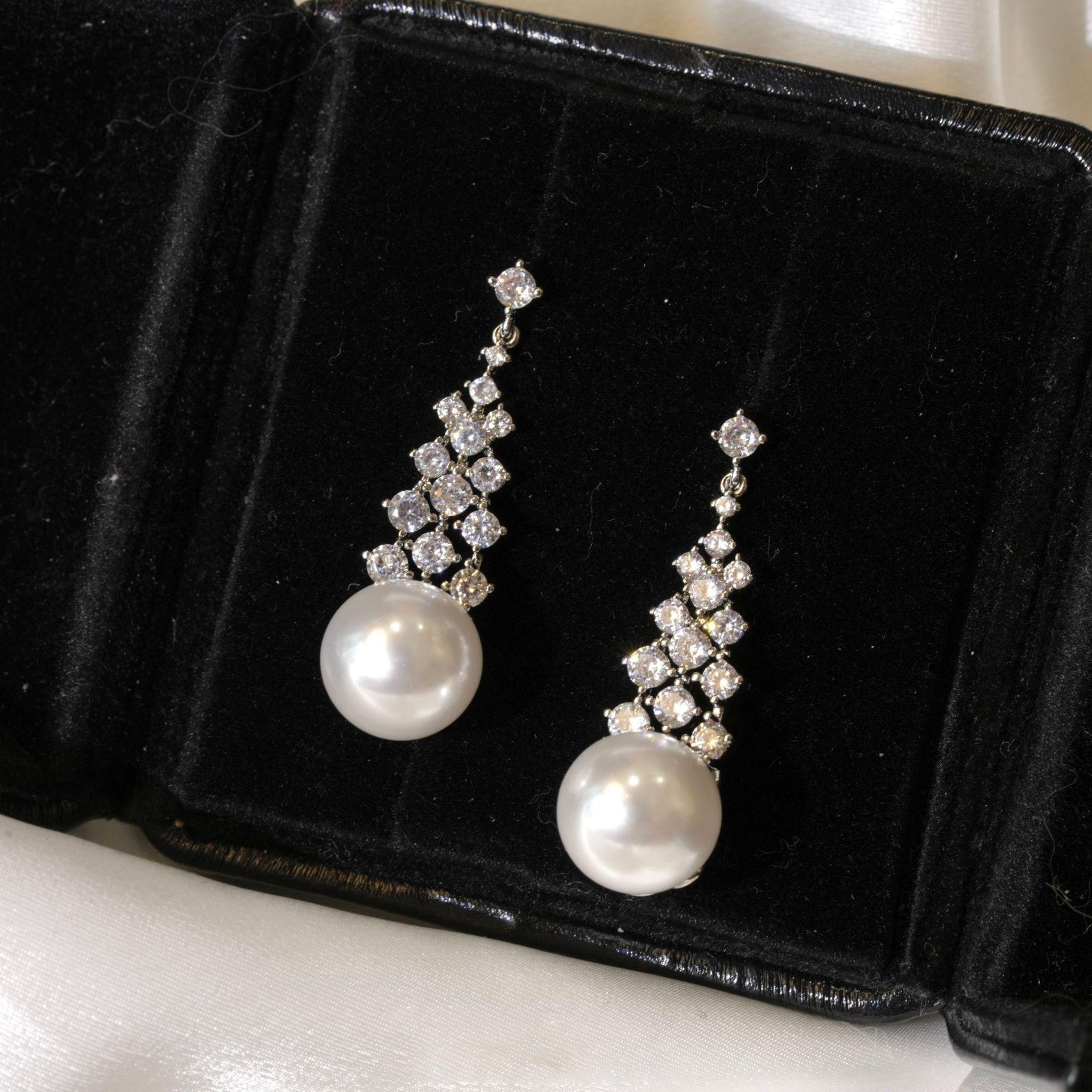 

Pearl pendant earrings French high-end temperament explosive earrings fashionable simple versatile earrings women