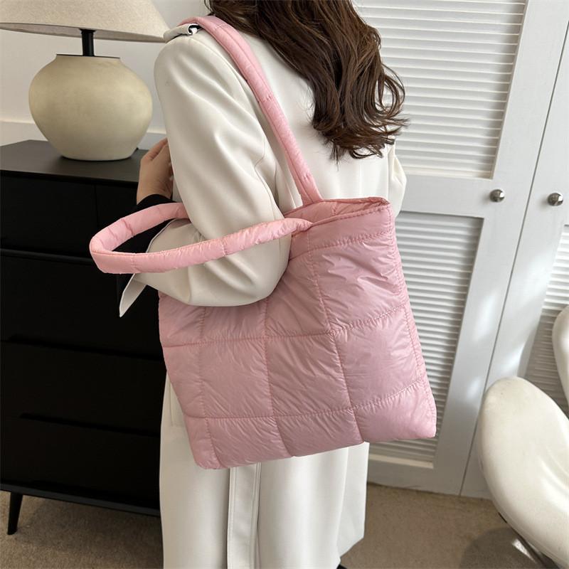 Vintage Chic Shoulder Bag With Soft Cotton Material For Trendy Everyday Wear