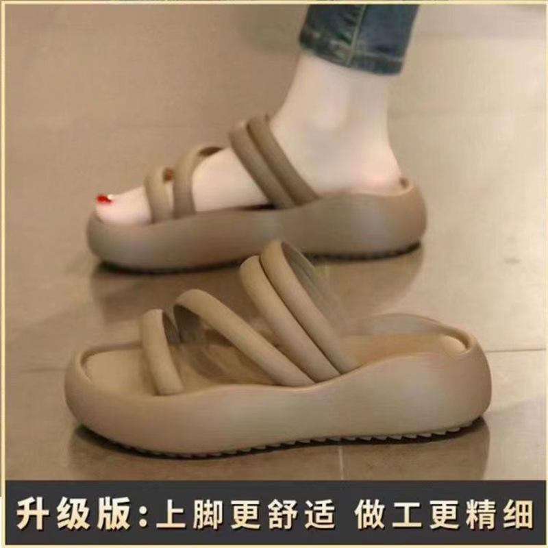 Modische dicksohlige weichsohlige Hausschuhe für Damen, neu für den Sommer, zum Ausgehen mit Röcken, hochwertige rutschfeste, kühle Strandhausschuhe