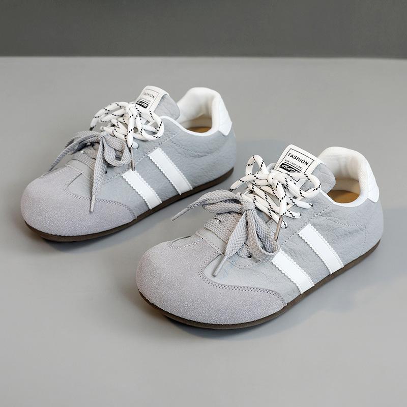 Retro Women's Spring and Autumn Flat-bottomed Casual Board Shoes Sports Shoes Versatile Little White Shoes Tide