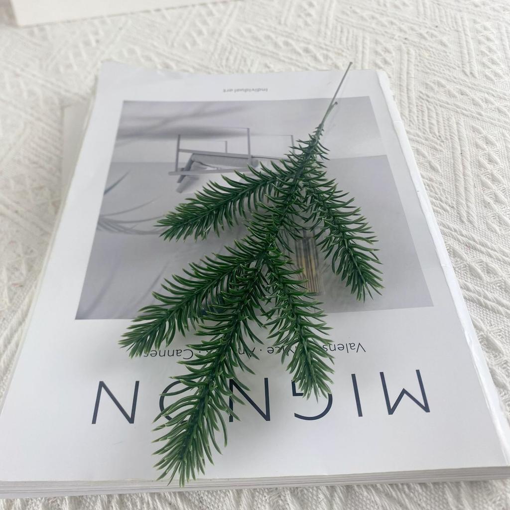 100pcs Simulated 5-Pronged Christmas Plastic Pine Needles Artificial Pine Branches Green Plants Christmas Tree Home Decoration Photography Props