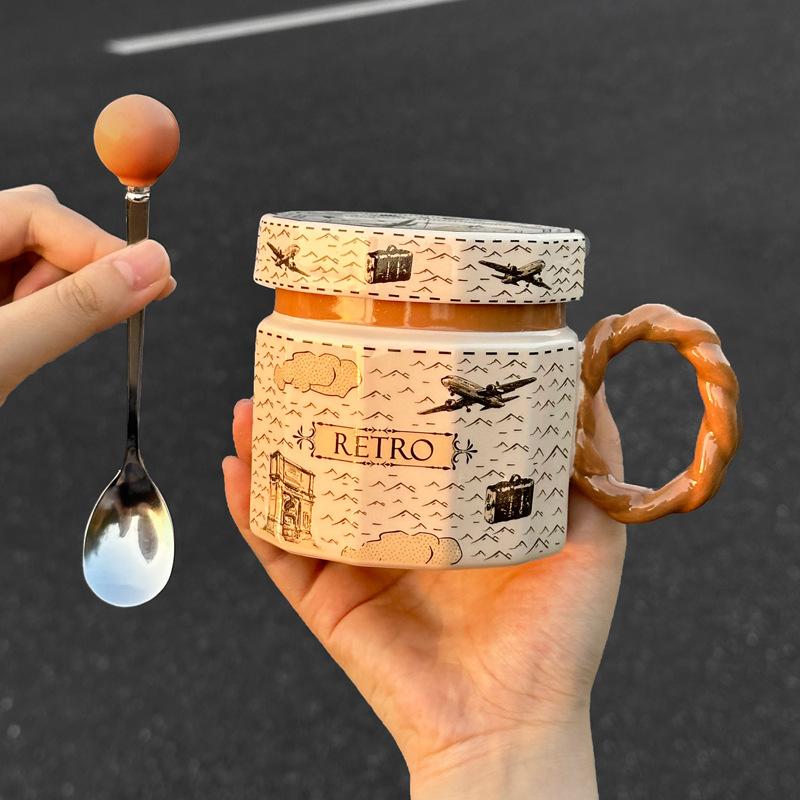 

Кружка High End Sense с крышкой и ложкой, дизайнерская кофейная чашка для мальчиков и девочек, нишевая керамическая чашка для воды, парная чашка для молока 401-500ml