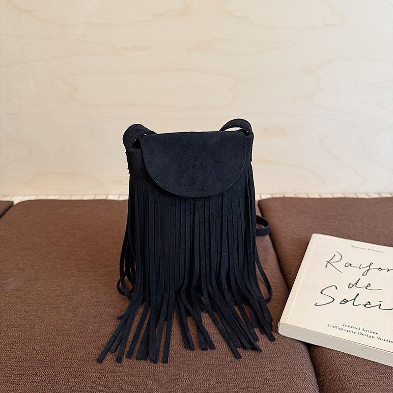 

2025 осень ретро матовая замшевая с бахромой сумка для мобильного телефона женская модная трендовая темпераментная замшевая сумка через плечо чёрный