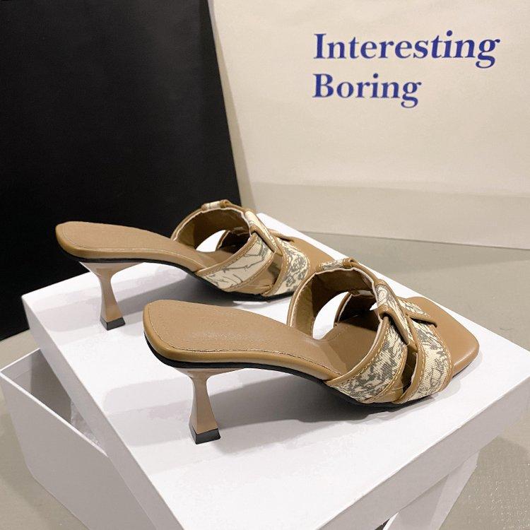 

Black French women s sandals women s 2024 new summer slippers high heels outer wear fashionable one-word sandals soft leather 42 хакі