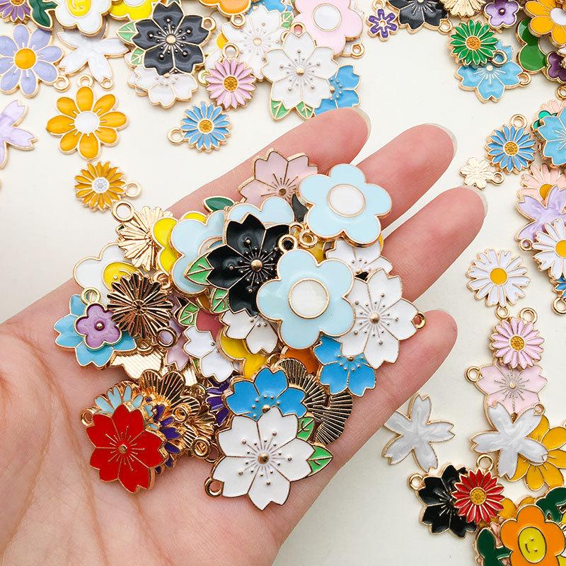 20/30/50pcs/Lot Random Mix Flower Charm Colorful Sunflower Sakura Rose Pendant Materials To Make Bracelets Earrings DIY Necklace