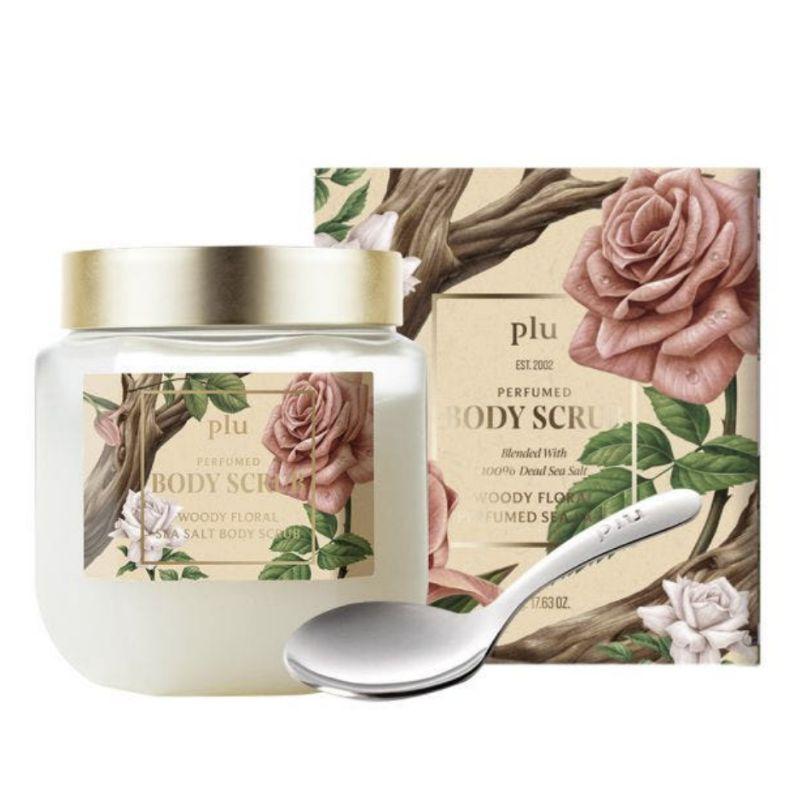 Plu Perfumed Sea Salt Body Scrub – Woody Floral Scent 500g 1pcs