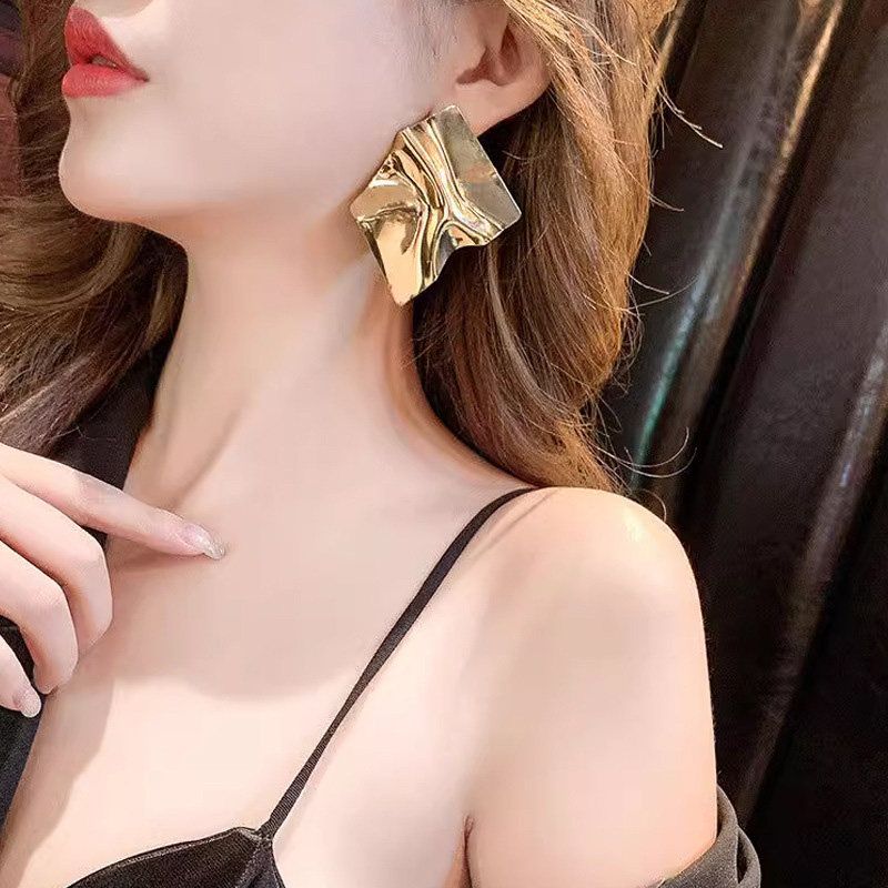 European and American Exaggerated Earrings Niche Stereo Designer Metal Pleat Earrings Geometric Irregular Earrings Simple Glossy Gold Exaggerated Irregular Earrings