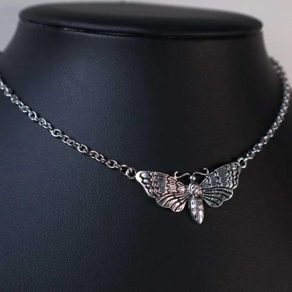 Gotický náhrdelník s můrou smrtihlavou - Zlatý nebo stříbrný alternativní přívěsek Šperky pro muže a ženy