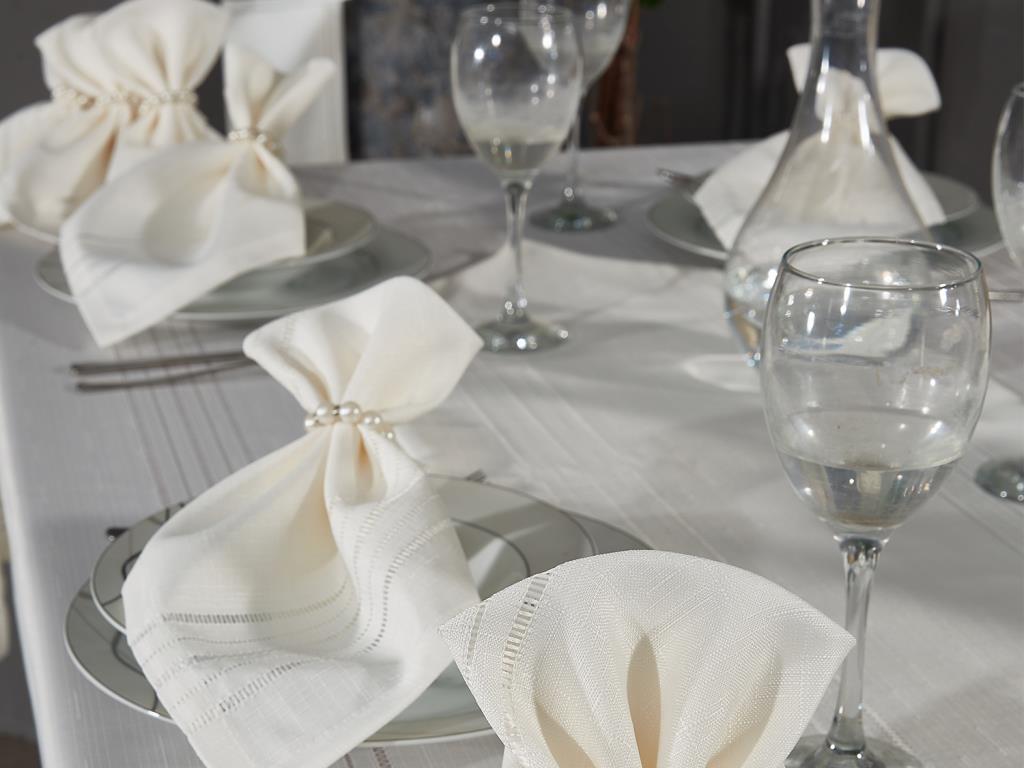 Corver Dinner/Launch Set 26pcs, Tablecloth 160x220, Runner, Napkins, Rings Cream
