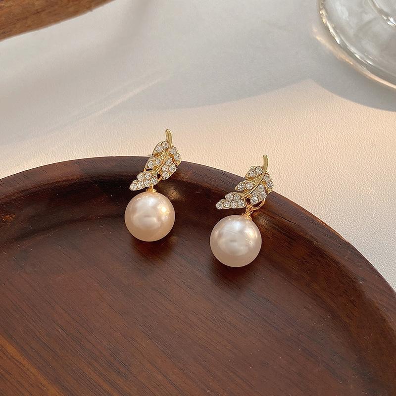 Pearl Earrings Fashion Temperament Elegant Celebrity Style Stud Earrings