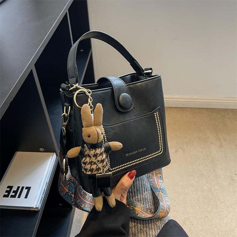 Sac ethnique tendance pour femme - Sac à bandoulière simple et rétro, texture couleur unie et toucher luxueux pour le transport.