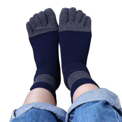 Modische Deodorant Baumwolle Atmungsaktiv Mittellange Normale Herrensocken Gestreifte Strumpfwaren Socken Mit Zehen Fünf-Zehen-Socken
