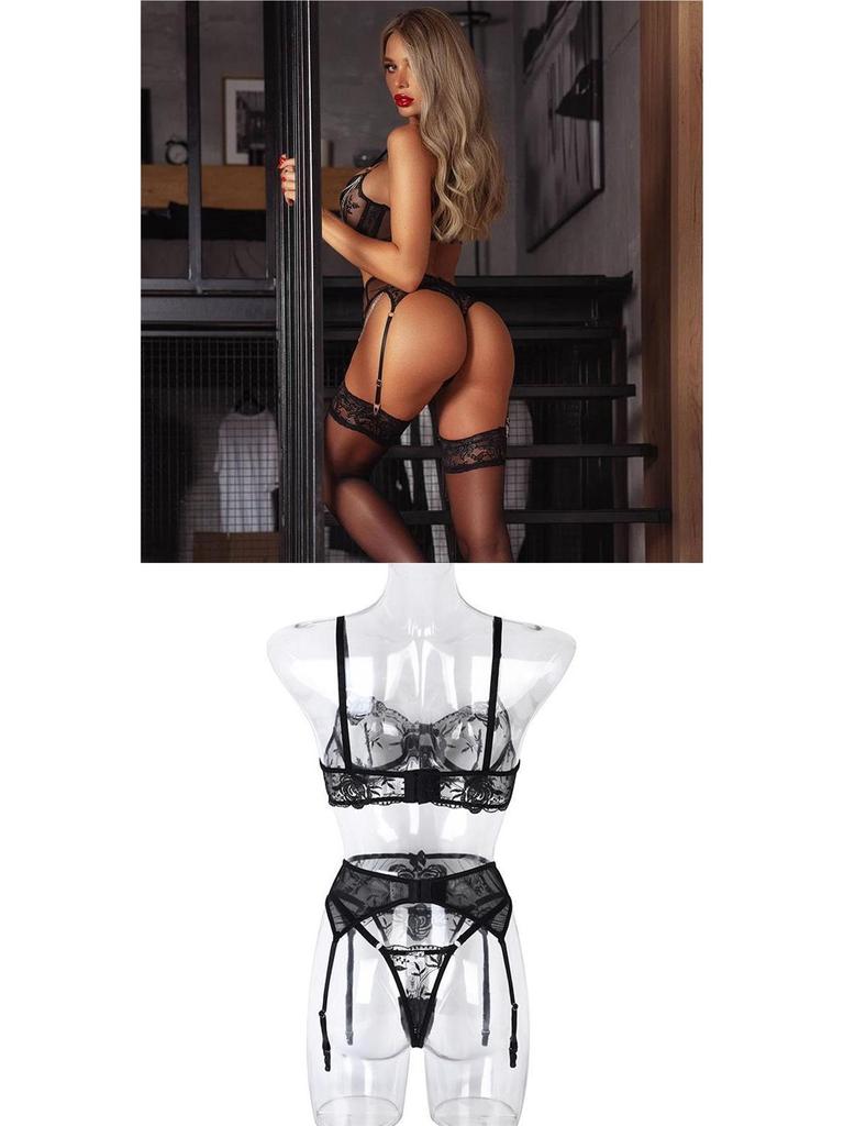 Conjunto de Lencería de Moda para Mujer: Sujetador Push-up con Aros de Encaje Bordado Estilo Europeo y Americano Conjunto de Tres Piezas (2021).