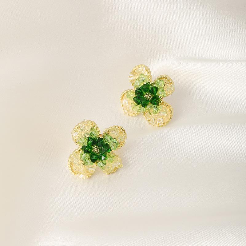 Silver needle earrings women's green earrings four-leaf clover earrings new niche flower jewelry
