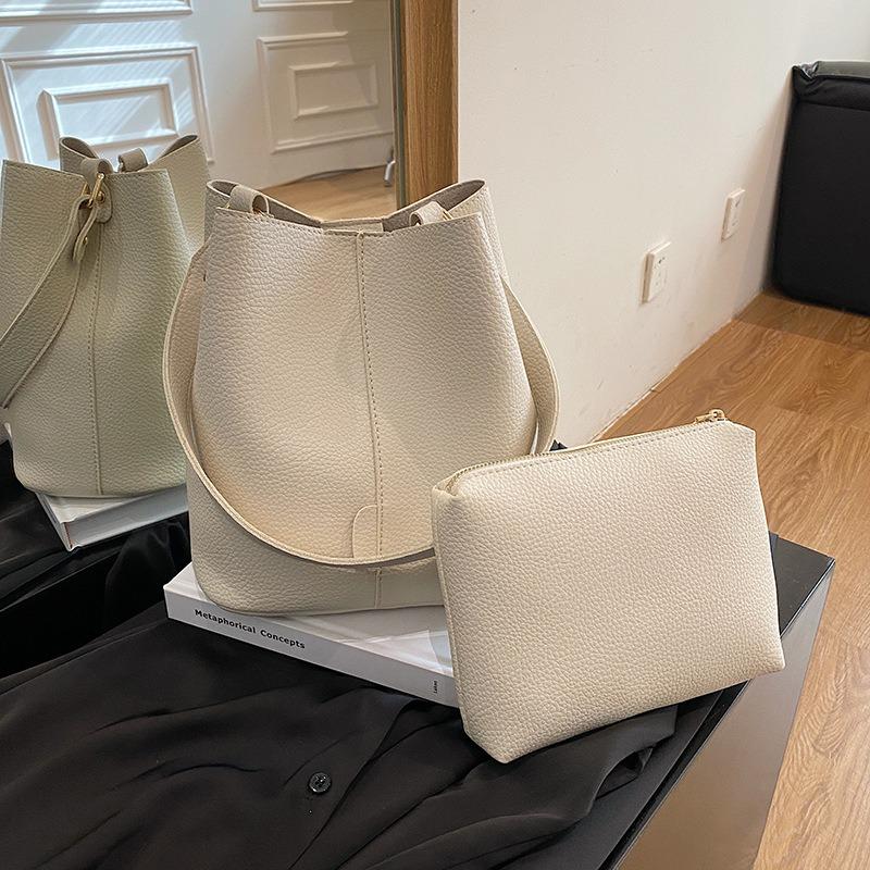 Commuter Versatile Solid Color Bag Women's New Retro Fashion Bucket Bag Niche High-end Casual Shoulder Bag